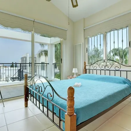 Villa Crystal Sea Protarász