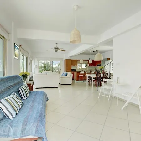 Villa Crystal Sea *